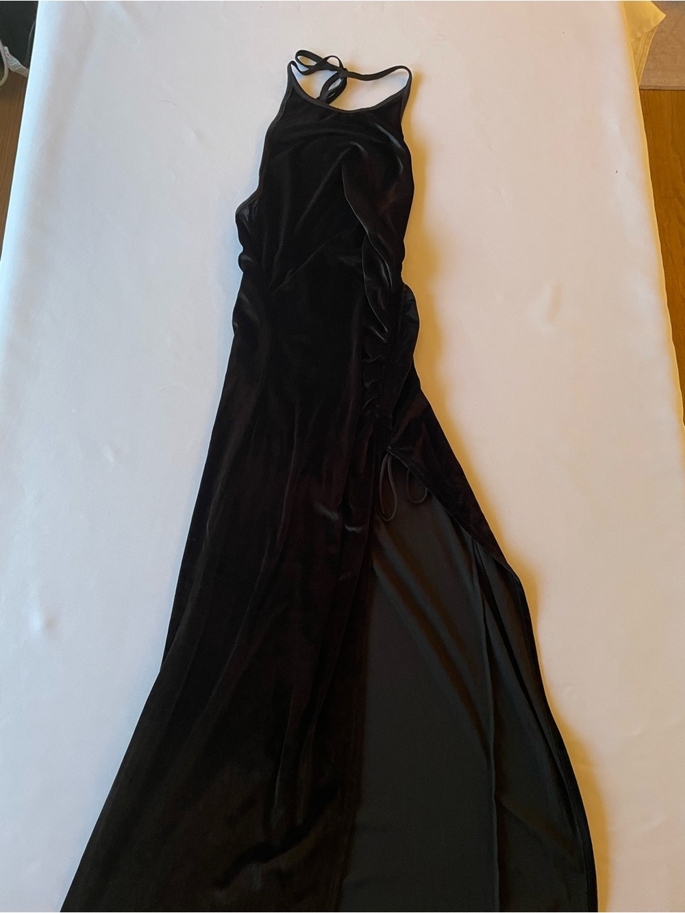 🔥 Lucy in the Sky Black Velvet High-Slit Bodycon Dress